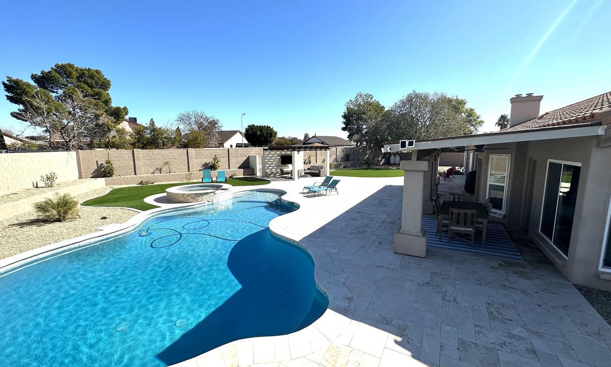 Glendale House | Summer in the Sunshine! Large yard, salt water pool-spa, billiards-ping pong