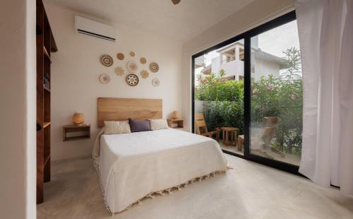 Barra de Colotepec Apartment | Sunny Apartments with Pools, AC & fast wifi