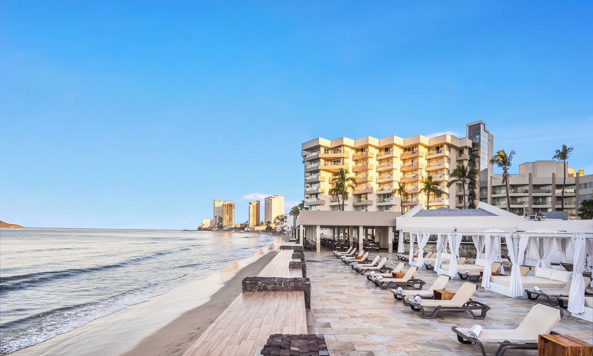 Zona Dorada Hotel | Sunvivia by Fiesta Americana Mazatlan
