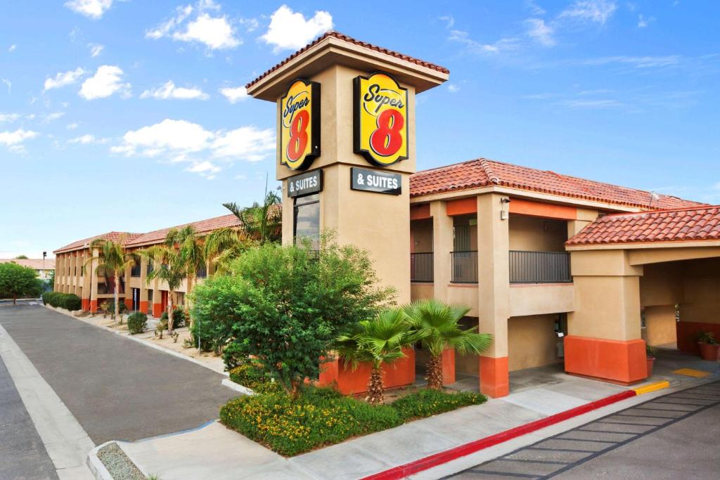 Indio Hotel | Super 8 by Wyndham Indio