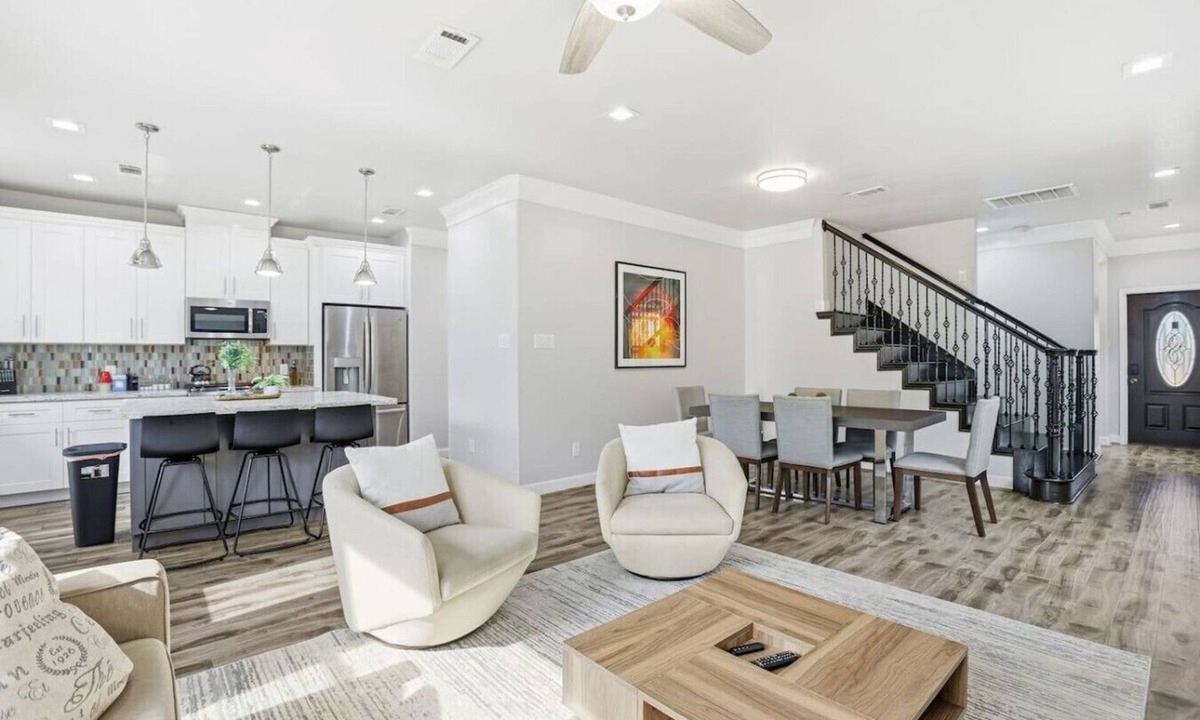 Greater Fondren Southwest House | SW Houston 1BR | King Bed, Sleeps 4