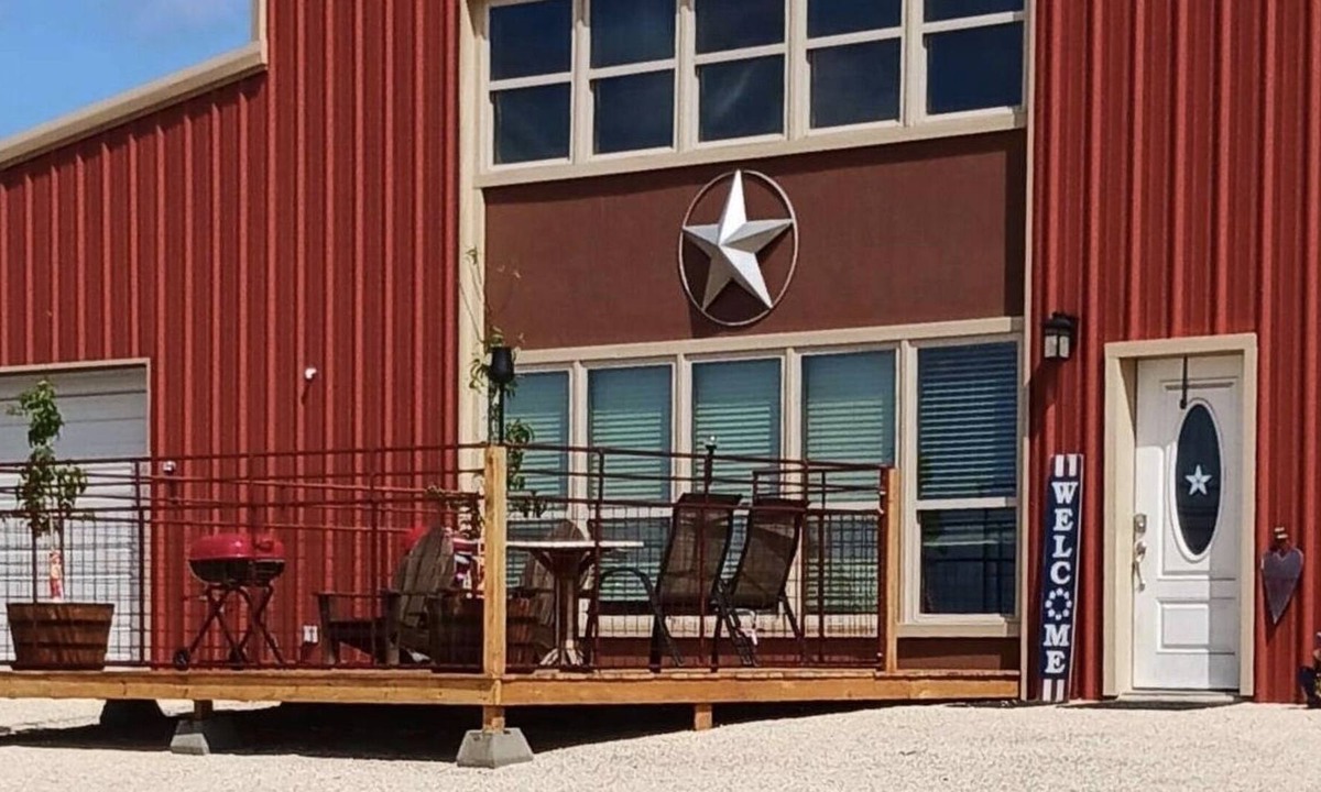 Johnson City House | Texas Hill Country. Wineries! Getaway! Enjoy the peaceful countryside.