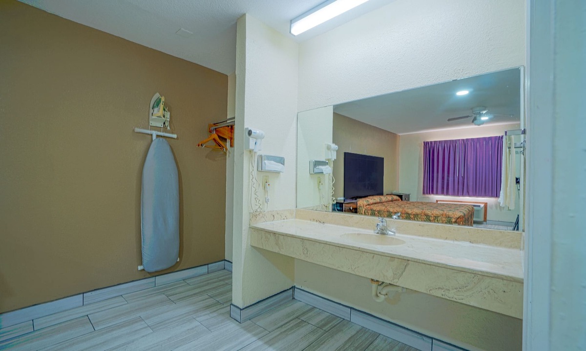 San Benito Hotel | Texas Inn San Benito near Harlingen