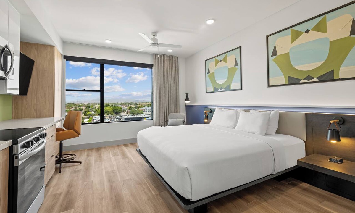 Mesa Hotel | The 233 Suites Unscripted by Hyatt