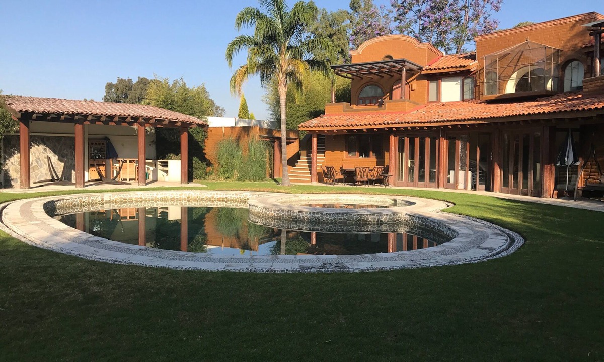 Cuernavaca Villa | The Adobe House is close to Tepoztlan (10 km) andCuernavaca (10 km)