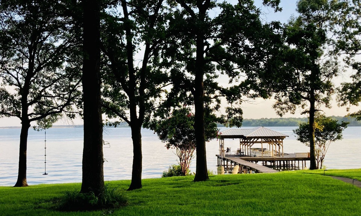 Cherokee County House | The best of lake living; 3/2+Loft; Open water and large yard
