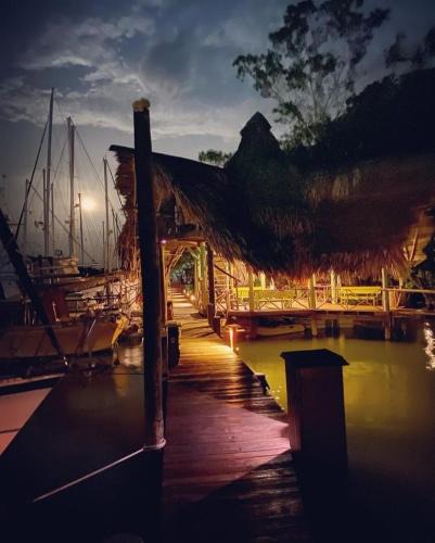 Fronteras Hotel | The Golden Resort - Tortugal River Lodge & Marina