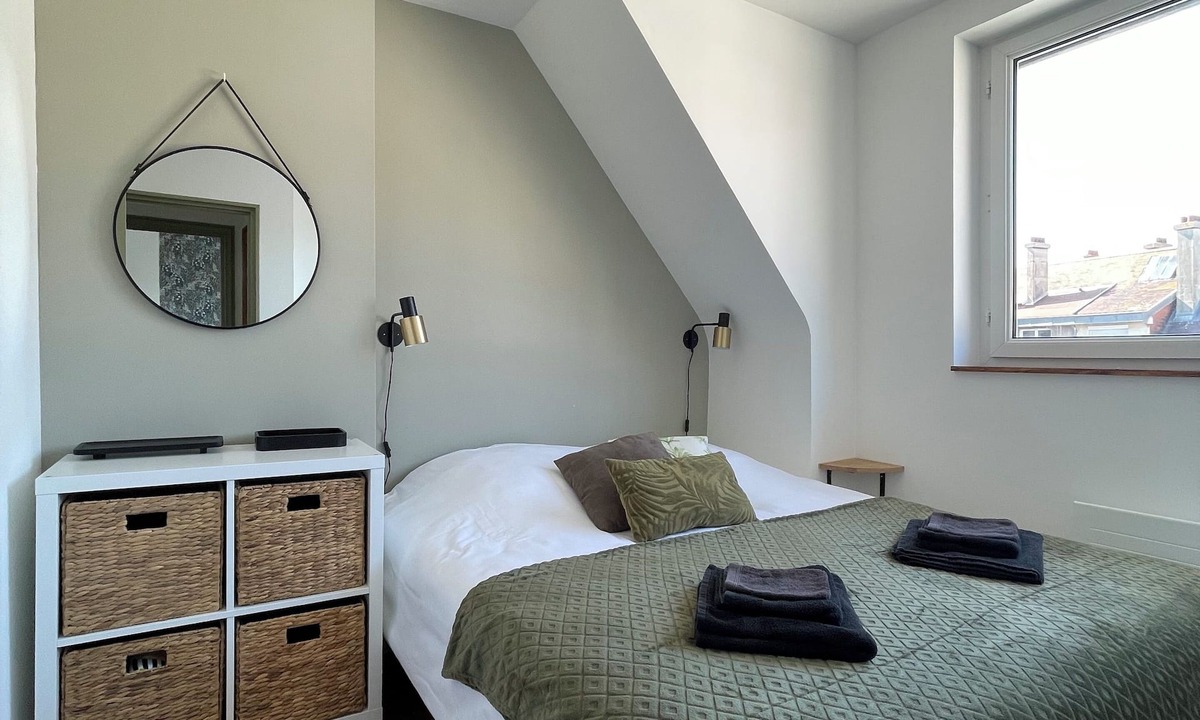 Calais City Center Apartment | The Lighthouse