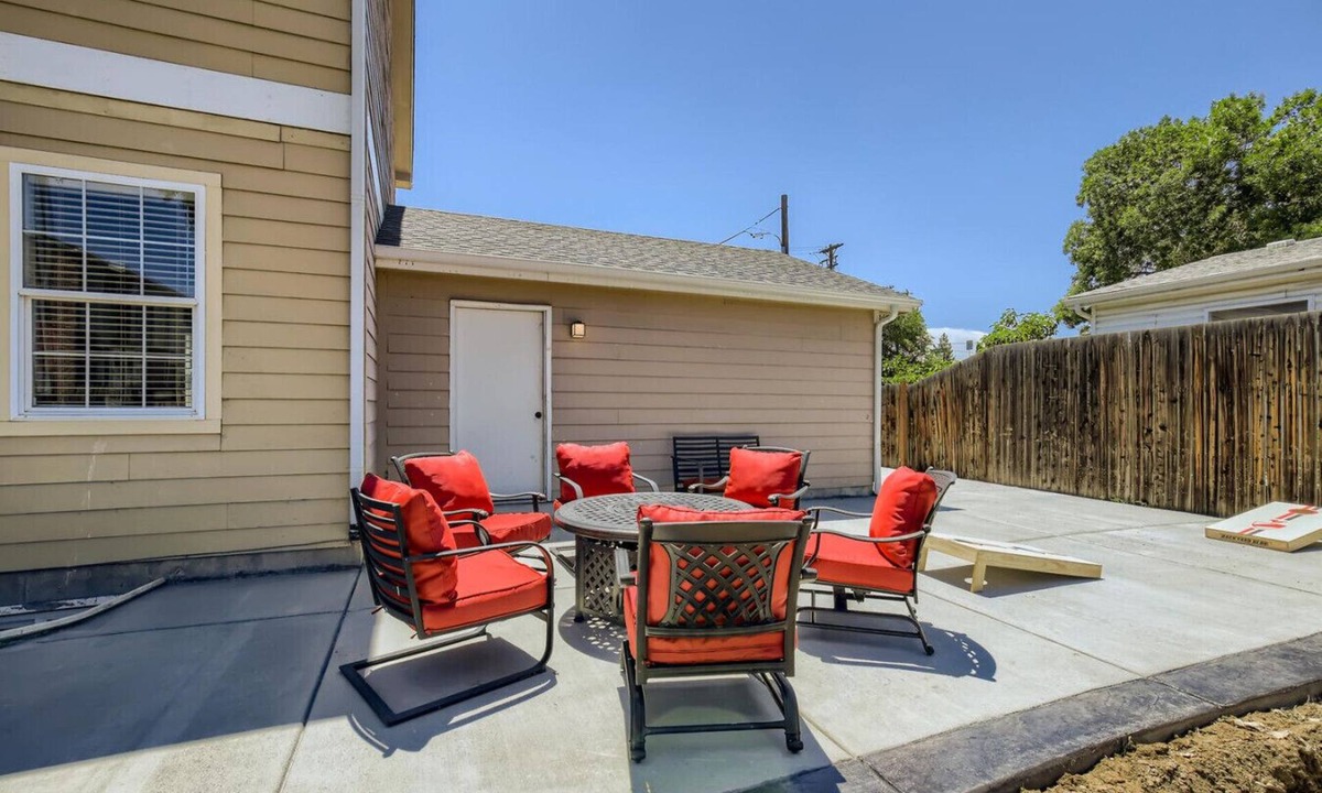 Denver House | The Luxe Nest | 5BR Retreat w/Games & Fire Pit