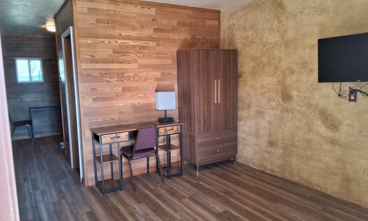 Central Arlington Hotel | The Mint Motel