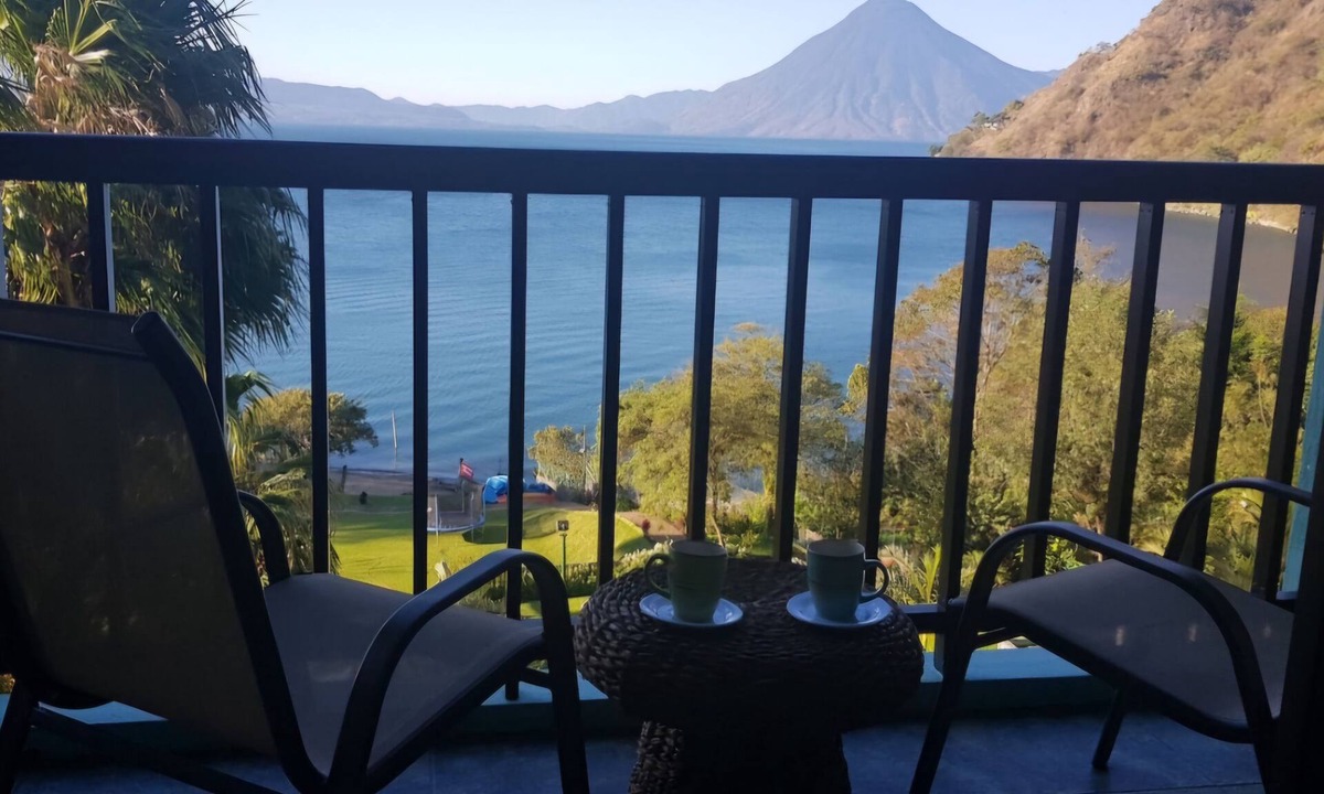Panajachel Apartment | The Paradise of Atitlán Suites/Free Breakfast