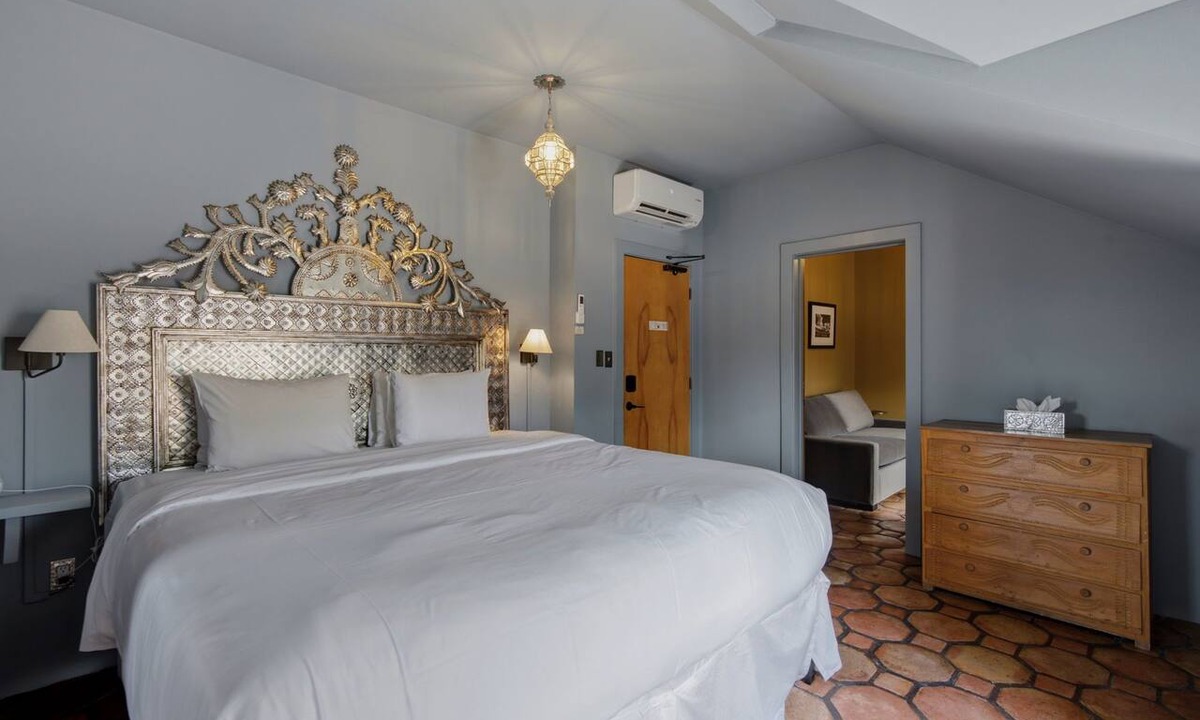 Downtown Santa Fe Hotel | The Parador | Farmhouse 11 | Downtown