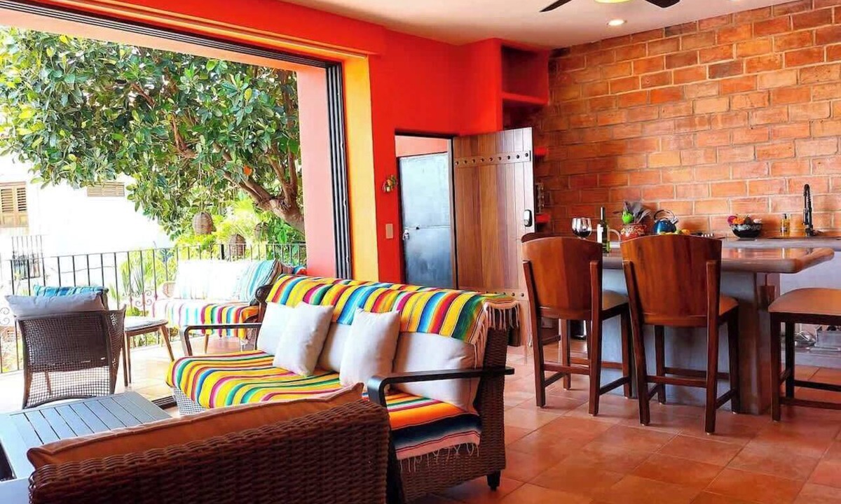 Cerro Apartment | The Penthouse: Top-Floor 3BR, Two Ocean Terraces, Heated Pool, Walkable
