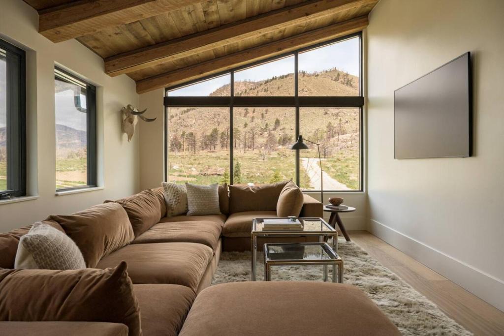 Fort Collins House | The Poudre River Ranch I Luxury Retreat