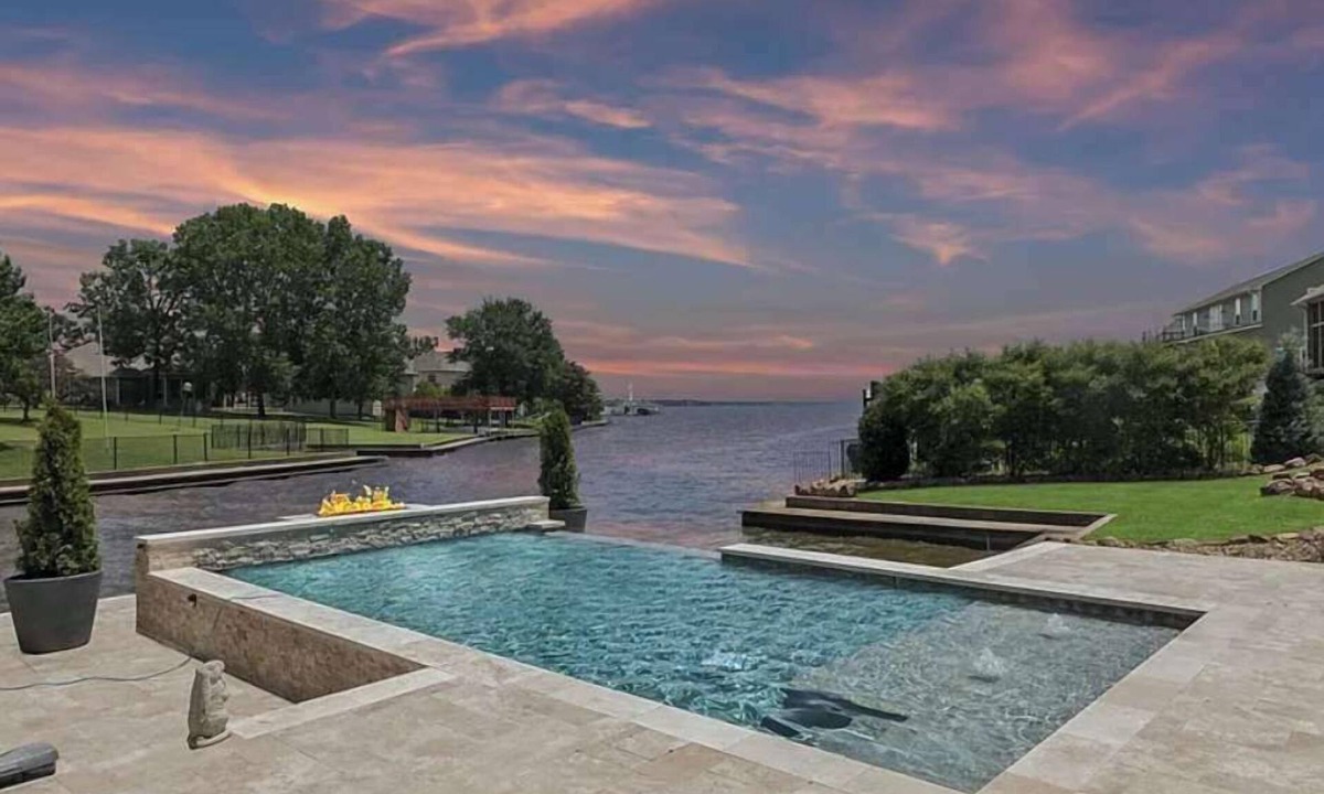 Kemp House | The Putt & Paddle | Cedar Creek Lakefront