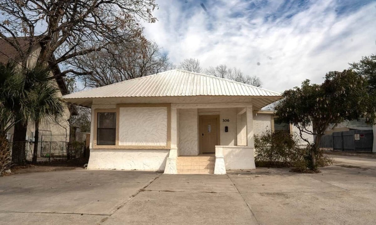 Amistad National Recreational Area House | The Quiet Return Homey 4 Bedroom