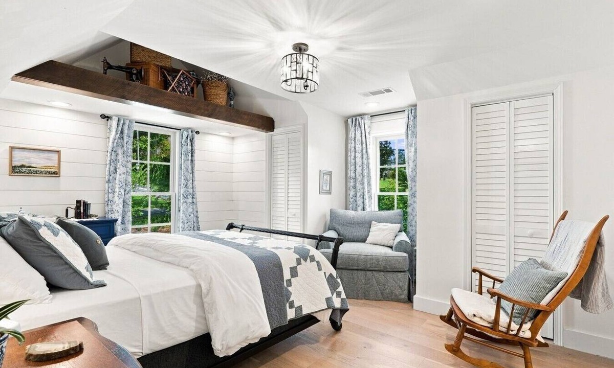 Ball Ground Bed & Breakfast | The Ruby Lee Room at The Ball Ground House