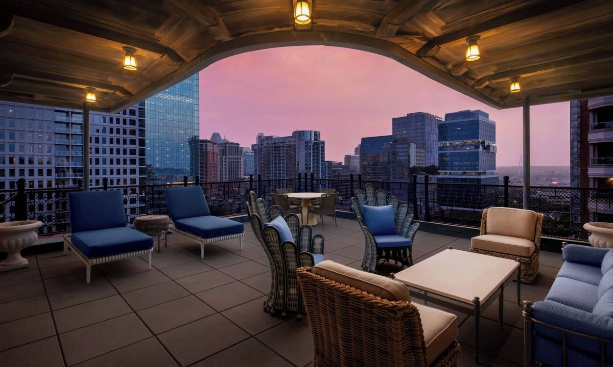 Uptown Hotel | The Stoneleigh, Autograph Collection