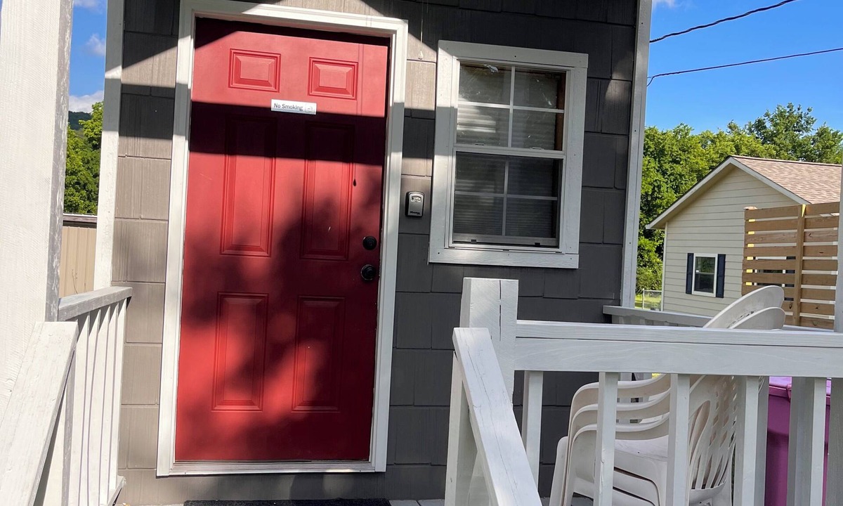 Mountain View Cottage | The Tiny House Experience 6m North of Mnt. View Ark. on N. Riverview Rd Cr 186