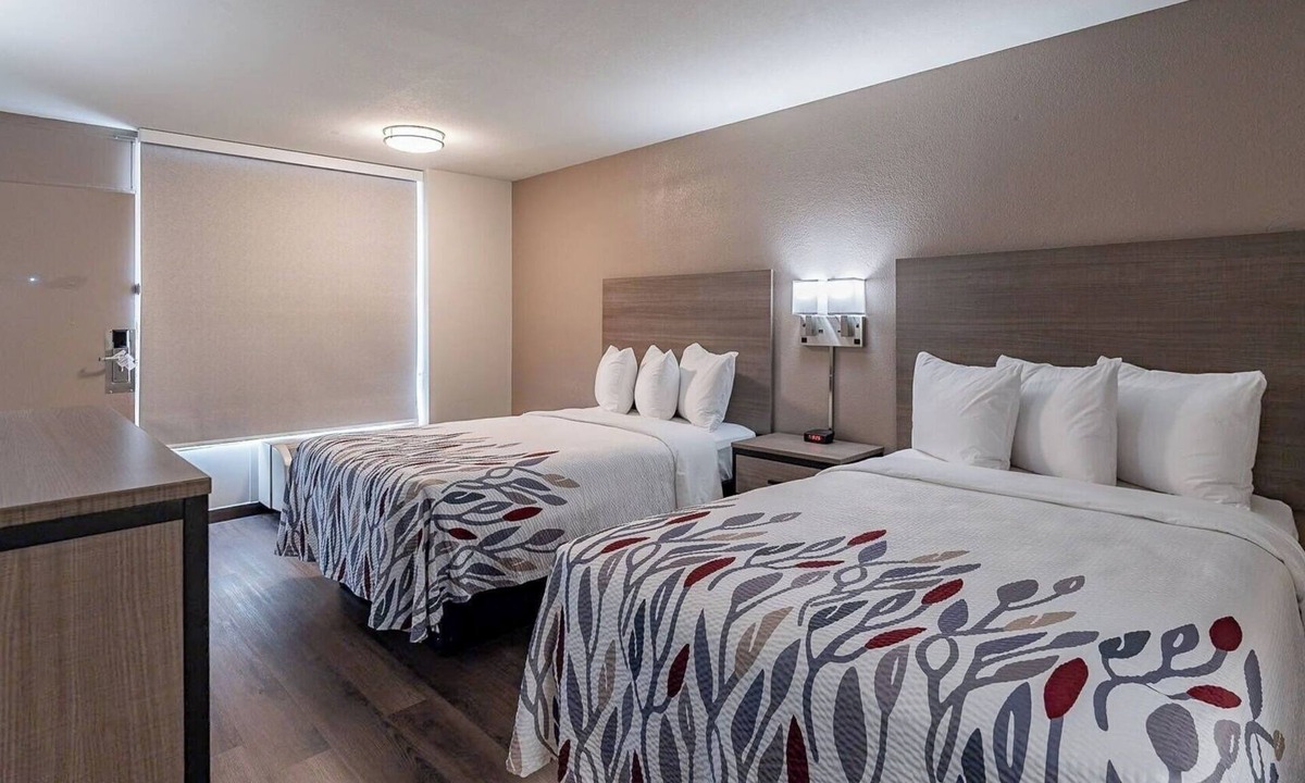 Tucson Hotel | Three 2 Queen Bed Units—Clean, Spacious & Ideal for Families or Friends
