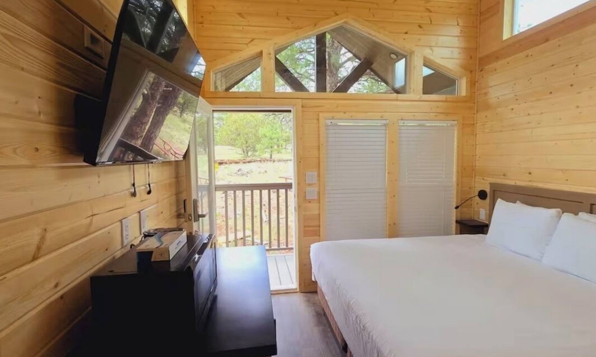 Page Cabin | Tiny Home King Room #23A