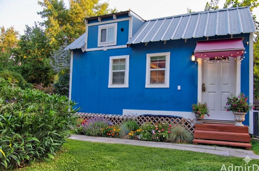 Midtown Apartment | Tiny House with Private Backyard-Parking