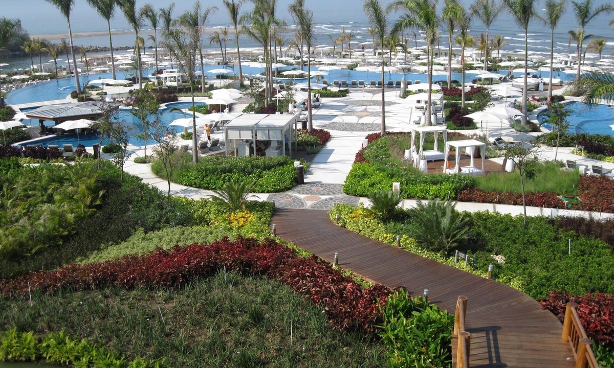 Nuevo Vallarta Resort | Top Luxury resort on the beach, pools, free golf, spa, and gym