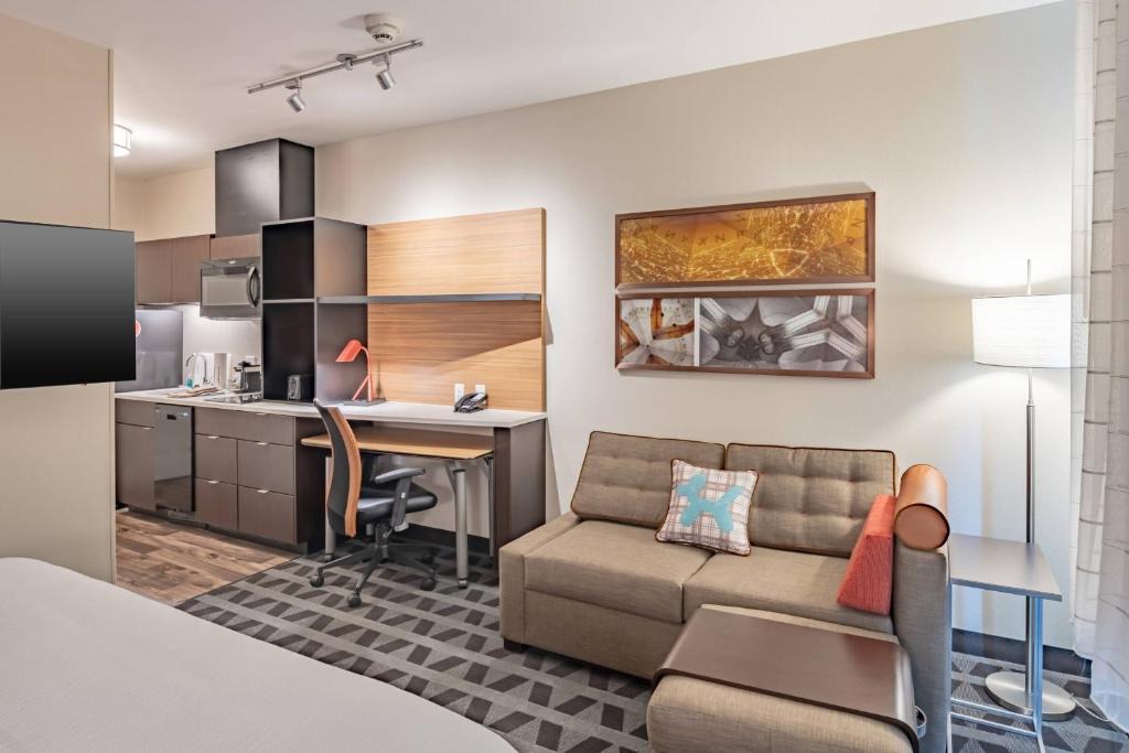 Sweetbriar Hotel | TownePlace Suites by Marriott Austin South