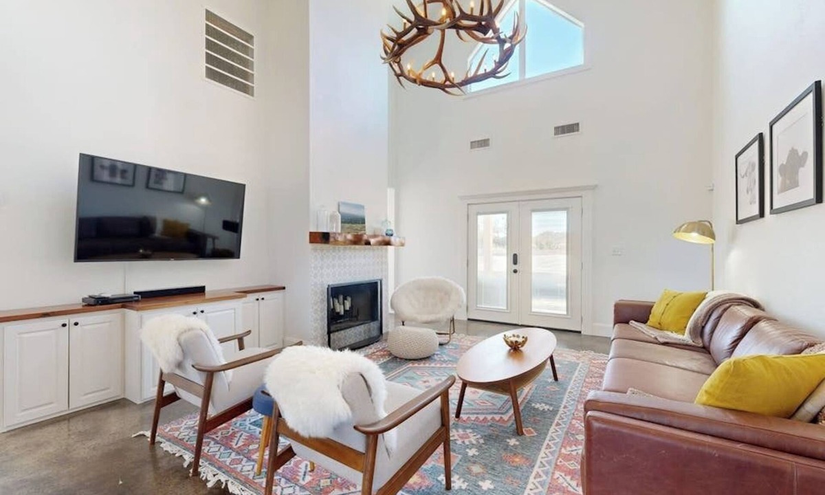 Hye House | Tranquil farmstead with beautiful views of the country, fire pit