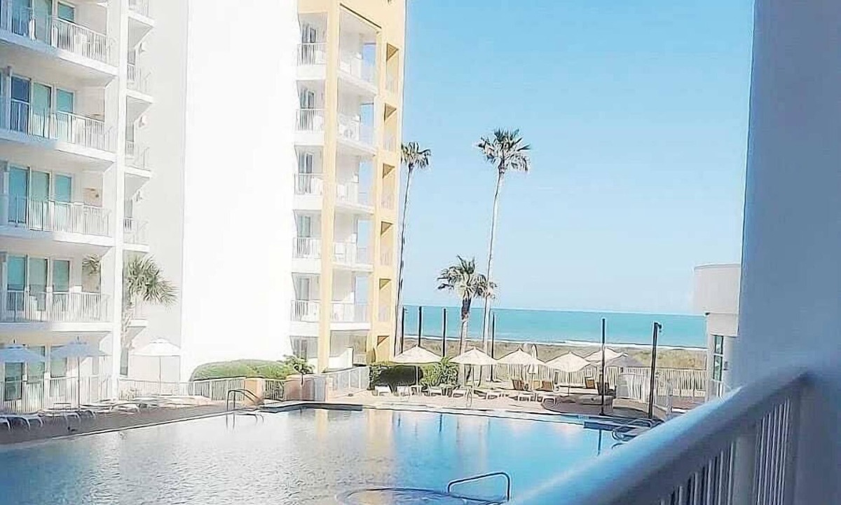 South Padre Island Hotel | Tropical Paradise + Beachfront Access