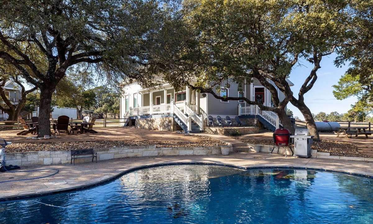 Dripping Springs House | Unique Victorian Estate | Pets Welcome | Pool | BBQ | Picnic | Privacy