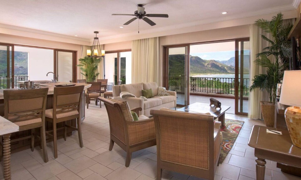 Loreto Villa | Unwind in Paradise: Luxurious Beachfront Villa in Loreto’s Danzante Bay