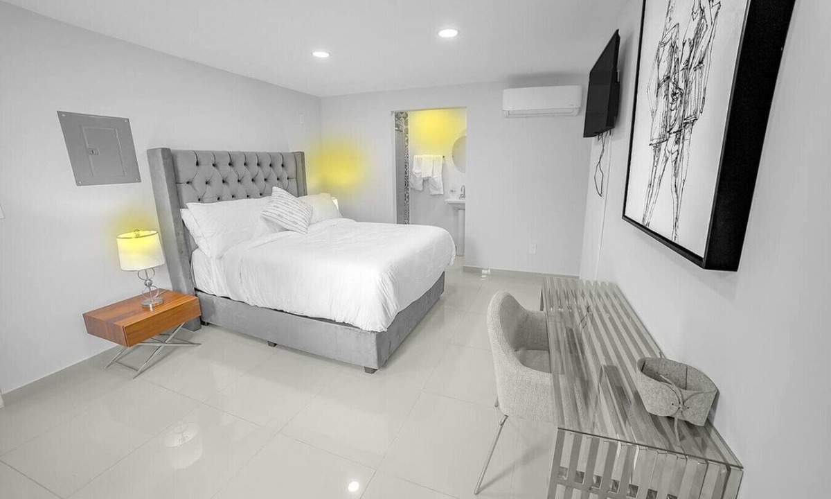 Zona Rio Bed & Breakfast | Unwind Studio W/Desk Near to PedEast/West