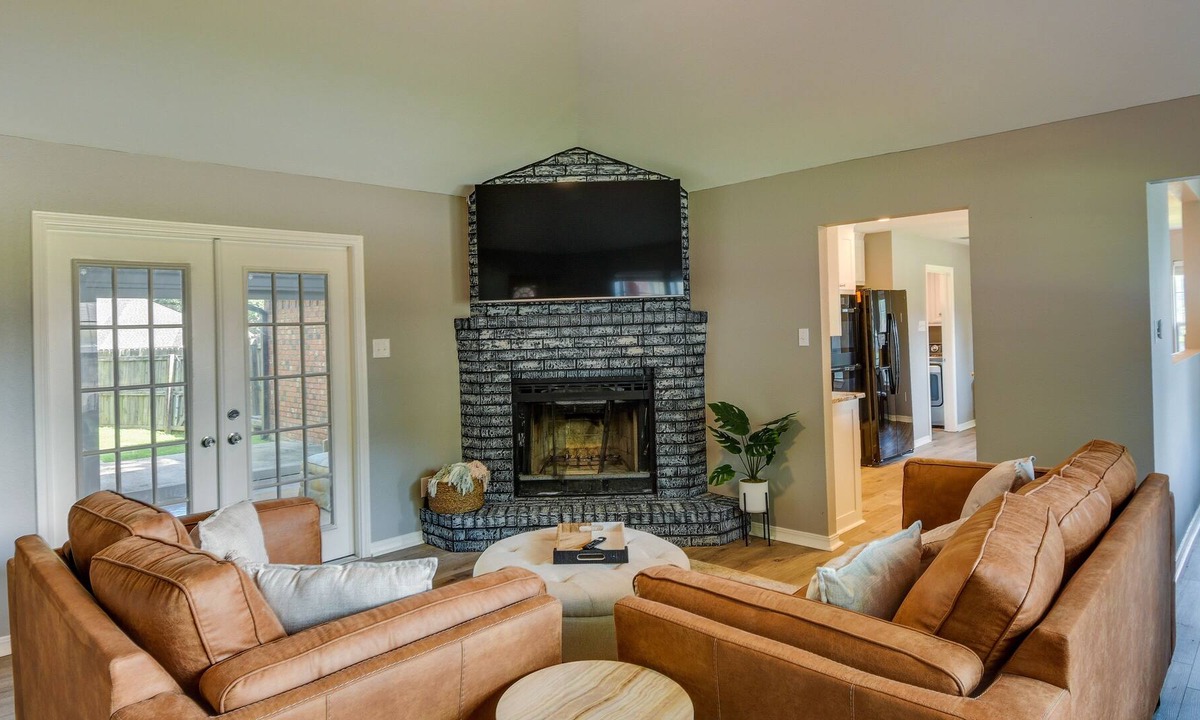 Longview House | Updated Longview Home ~ 6 Mi to Downtown!
