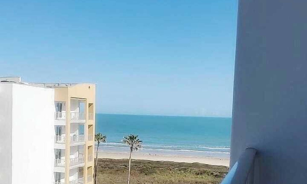 South Padre Island Hotel | Upper Level Unit + Access to Infinity Pool