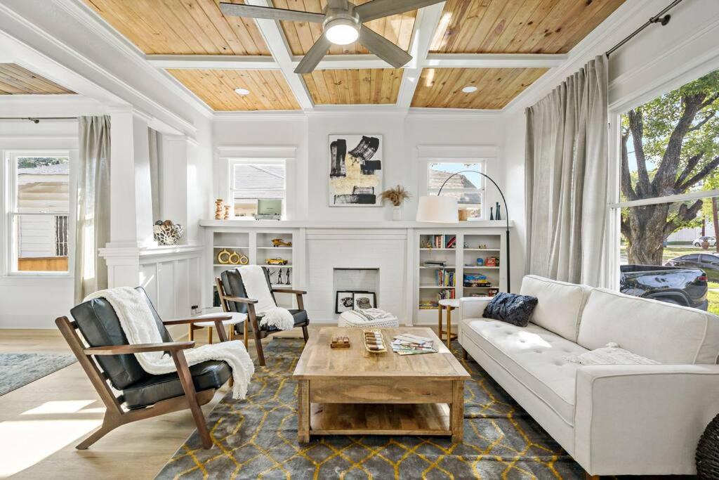 Tobin Hill Villa | Urban Elegance Retreat