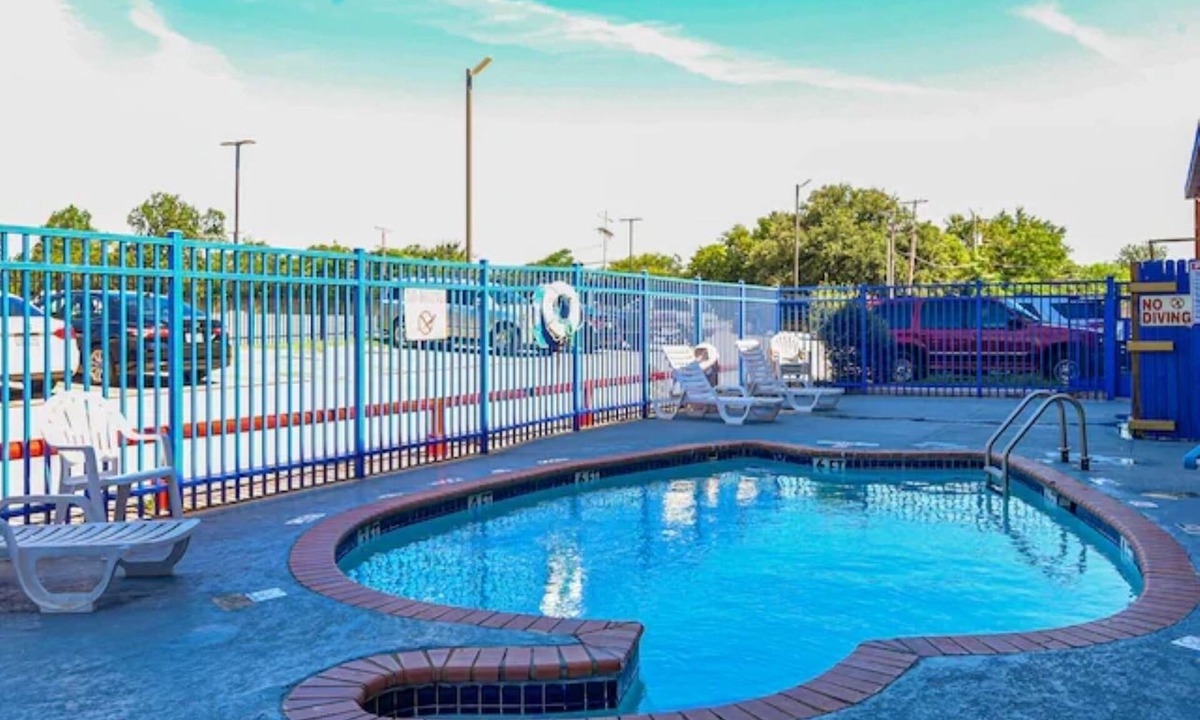 Irving Hotel | Value Stay! | Two Beds | Near Cultural Irving Arts Center | Seasonal Pool