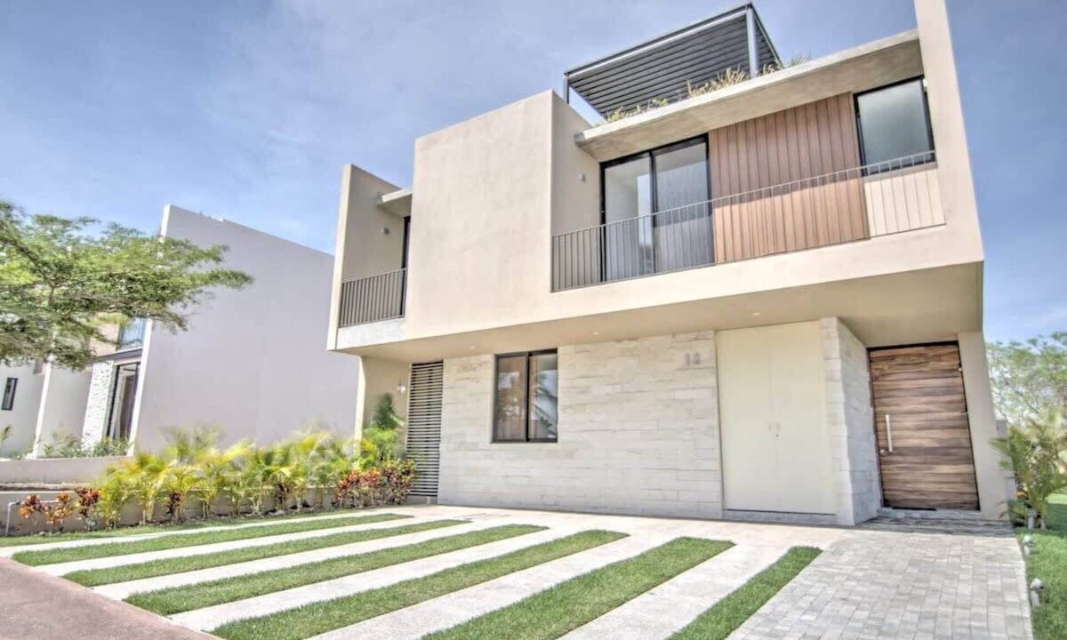 La Cruz de Huanacaxtle House | Villa 12T: Private Pool & Beach Club Access