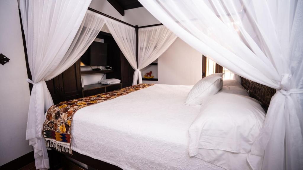 Antigua Guatemala Hotel | VILLA AQUA Antigua walk 10 min to Central Park Antigua