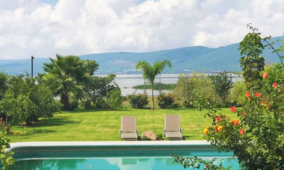 Jocotepec House | Villa Meli1 by Kivoya