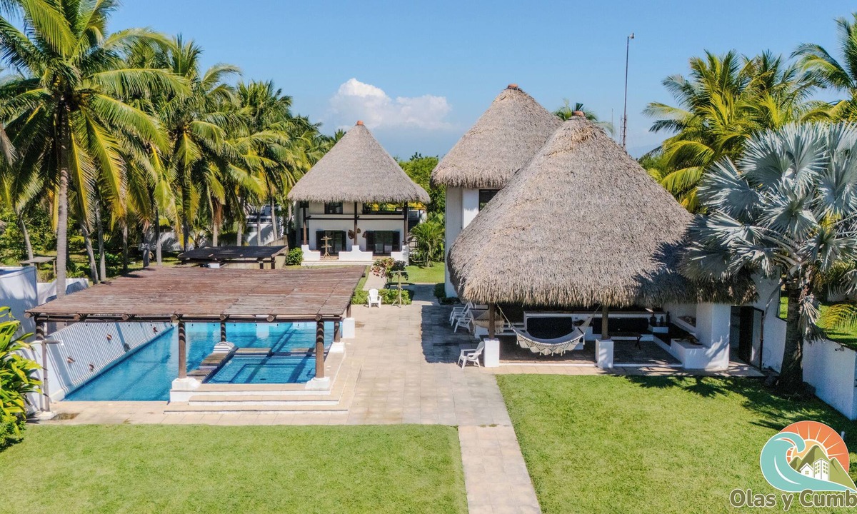 Monterrico Ski Chalet | Villa Nonna, Spectacular house on the beachfront