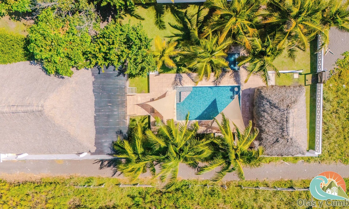 Monterrico Ski Chalet | Villa Tintarella 2, House on the beach shore