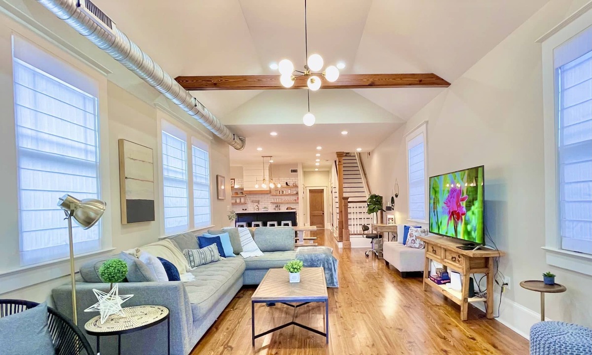 Faubourg Lafayette House | W O W! ! Designer Chic Luxury Garden District Home