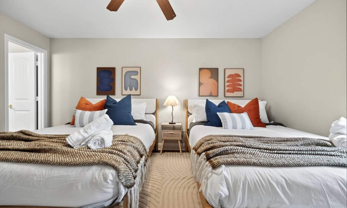 Arlington Apartment | Walk to AT&T Stadium | Modern 2BR With Backyard