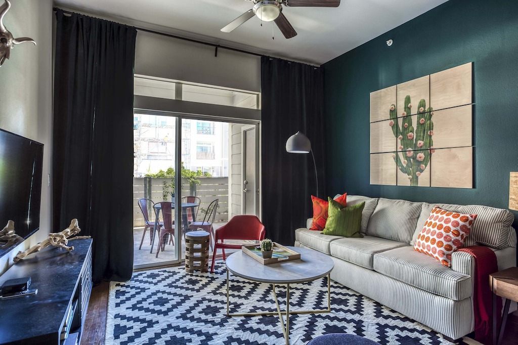 Riverside Apartment | WanderJaunt | Crockett | 2BR | East Riverside