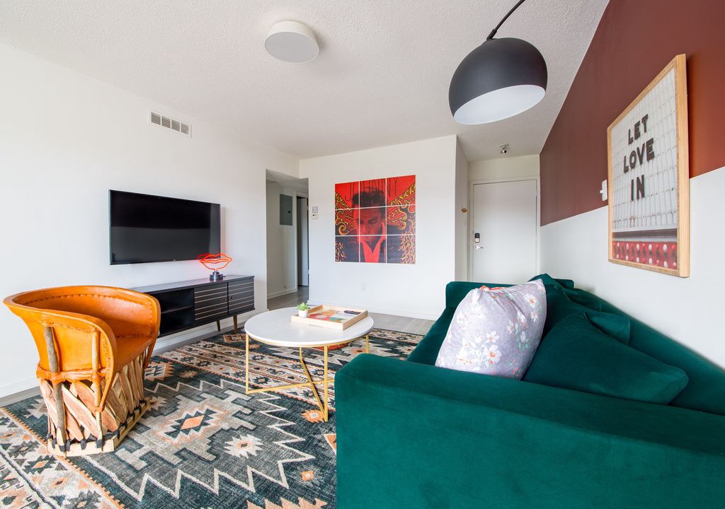 South River City Apartment | WanderJaunt | Edge | 1BR | Travis Heights