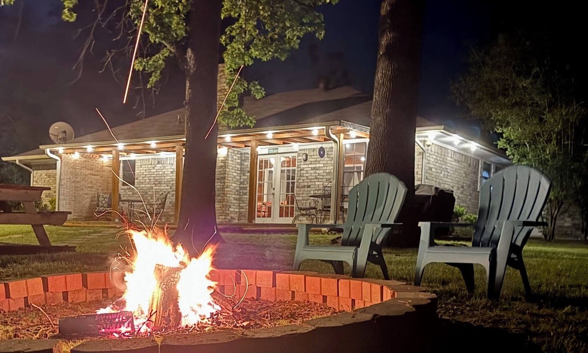 Mount Pleasant House | Waterfront Escape! Enjoy quiet, privacy & relaxation in this 3-bedroom retreat!