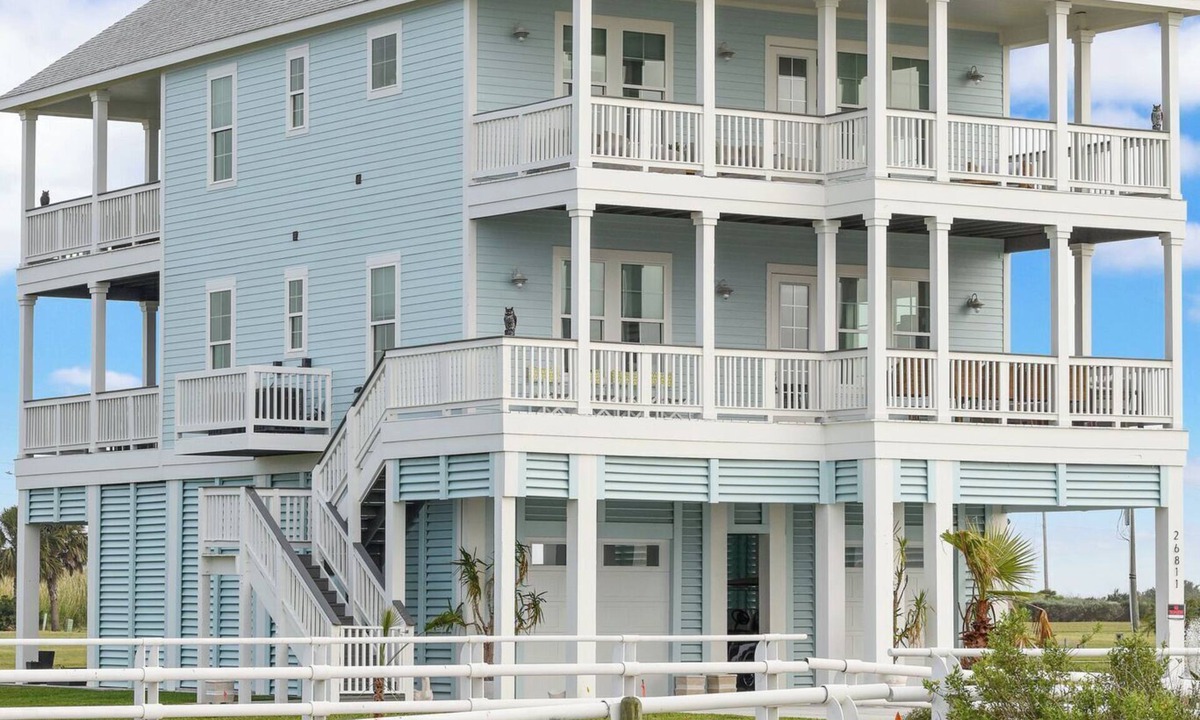 Galveston House | Waterfront, Family Bay and Beach House, Four Balconies with spectacular views.