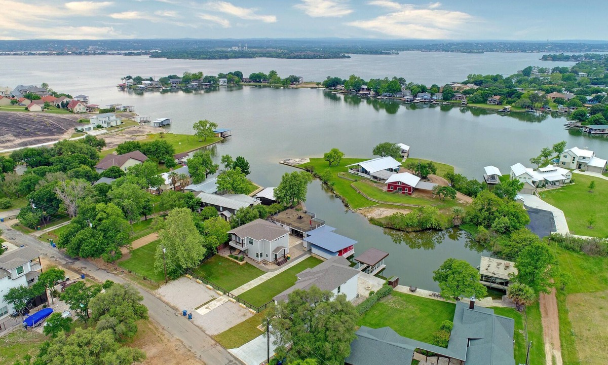 Granite Shoals House | Waterfront Lake House with Boat Lift and Dock on Lake LBJ