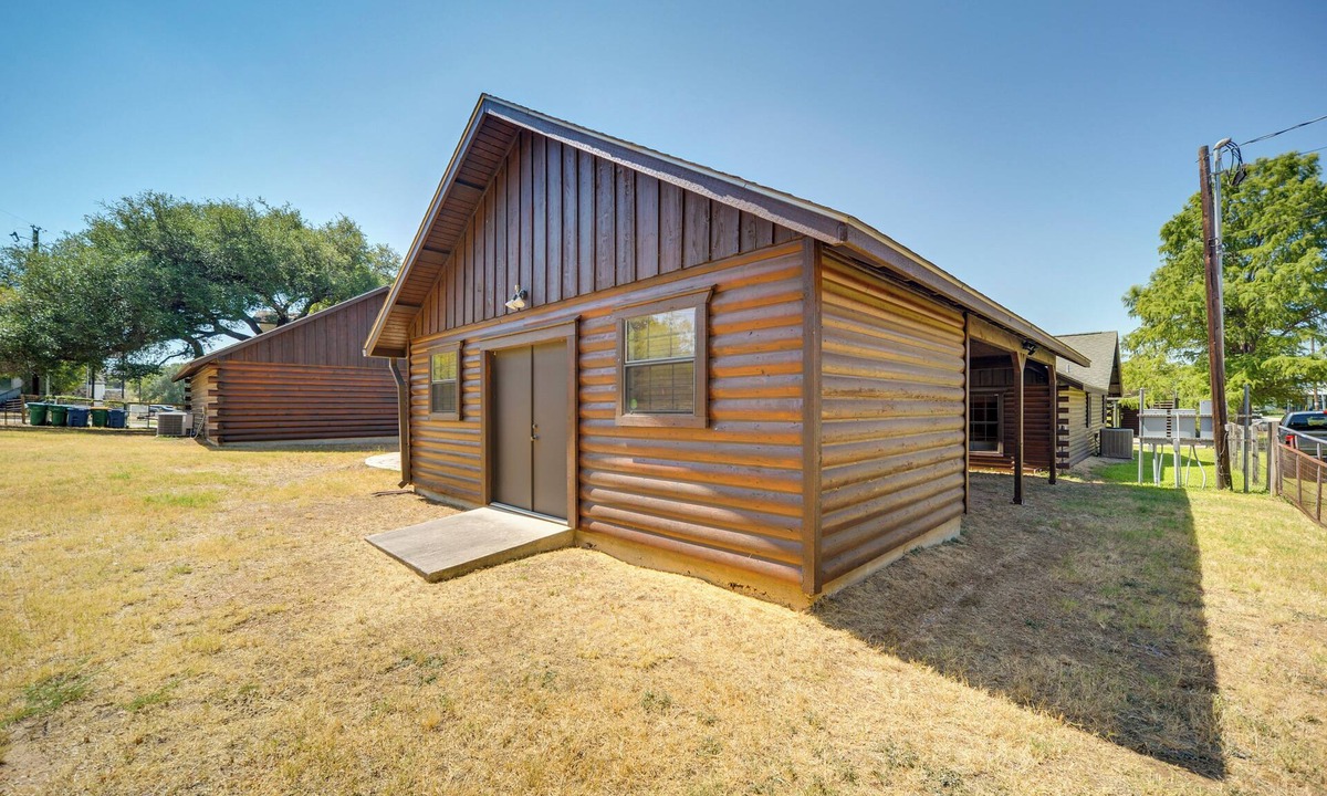 Granite Shoals Cabin | Waterfront Vacation Rental w/ Lake LBJ Access!
